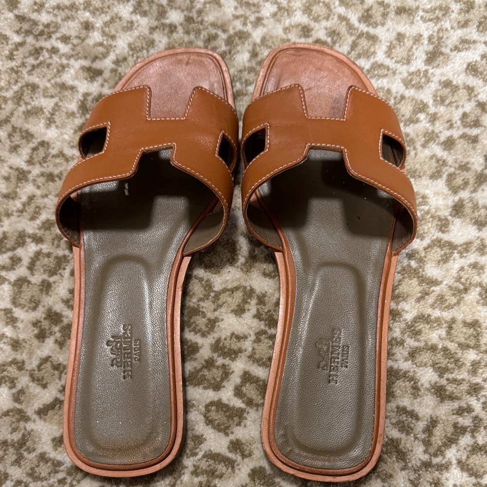 Hermes Oran Leather Sandals - Picture 2 of 6